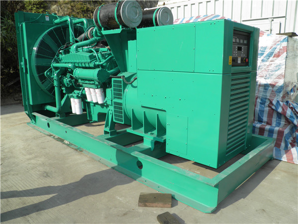 平阴出租发电机 发电机组厂家：柴油发电机组的控制屏的作用是什么？